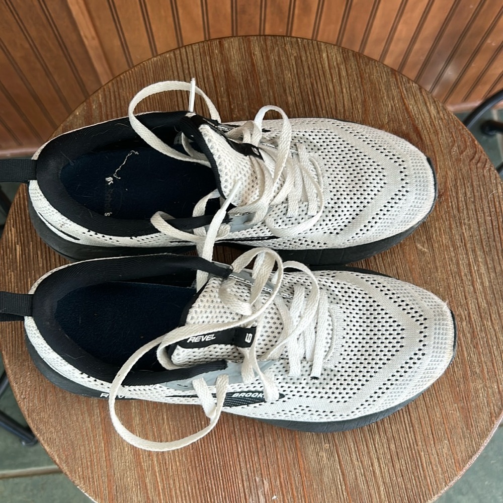 Brooks Revel WOMENS running sneakers